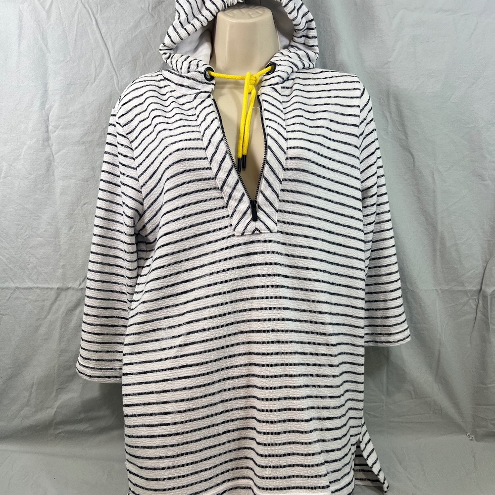 Ladies size medium hooded Tribal brand long sleeve lightweight pullover